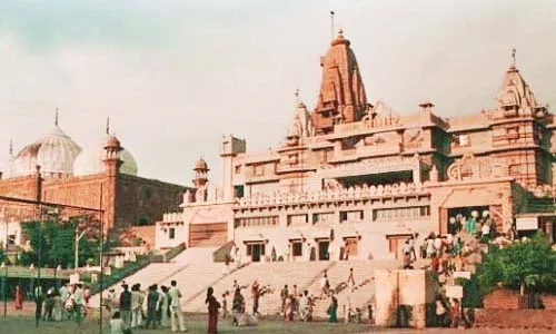 xgarud_govind_temple.jpg.pagespeed.ic_.pLd3V6cfdM