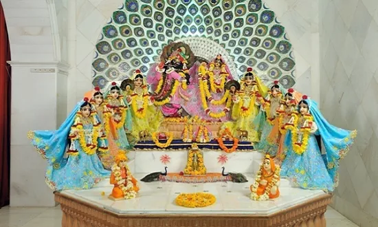 xshree_radha_ras_bihari.png.pagespeed.ic_.bVkXYFy30j